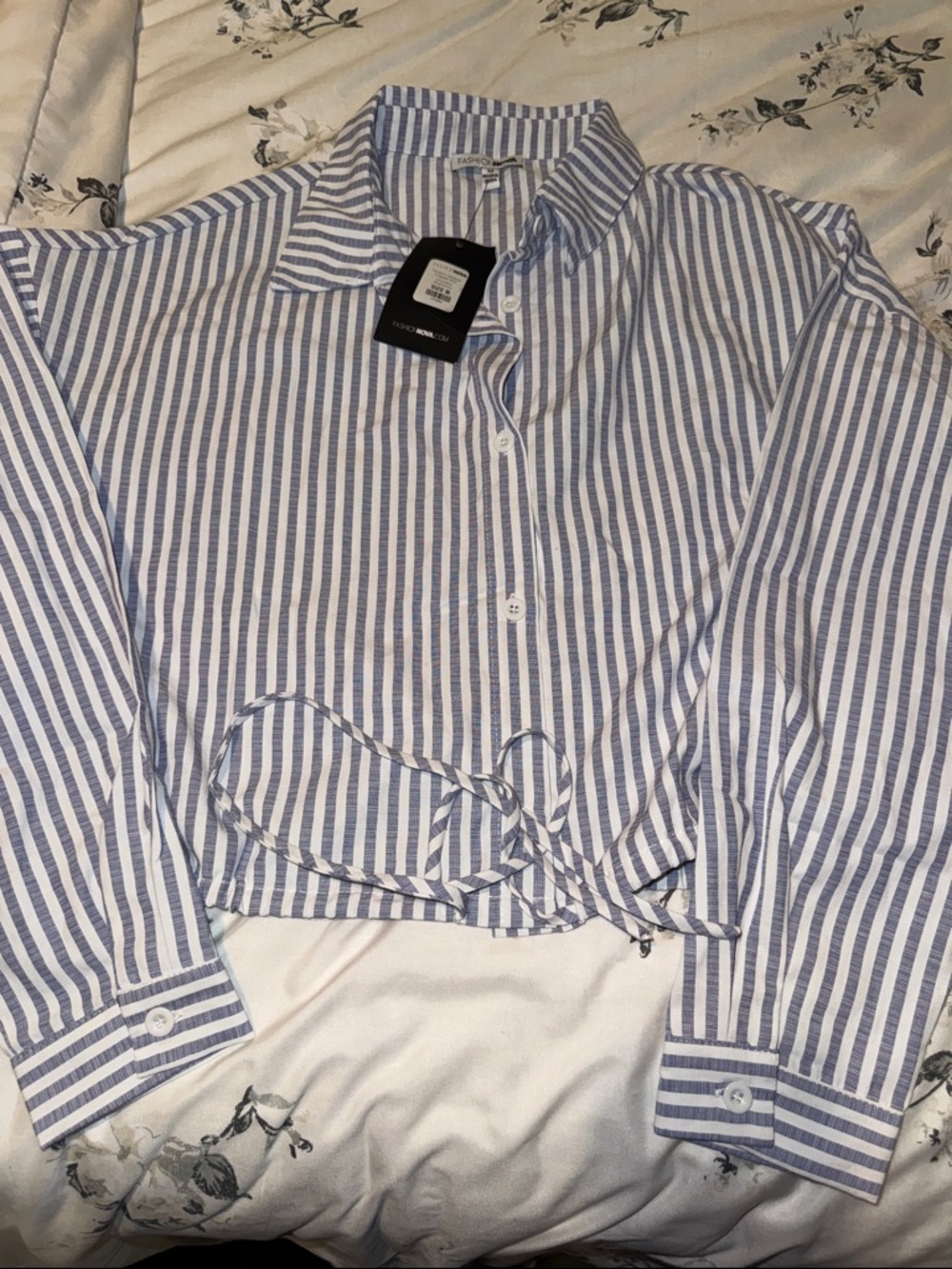 Fashion nova Hampton Getaway Cropped
Shirt - Blue/combo